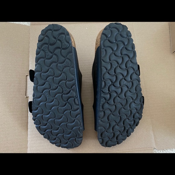 Birkenstock Women’s Black Arizona Sandals - Picture 6 of 8